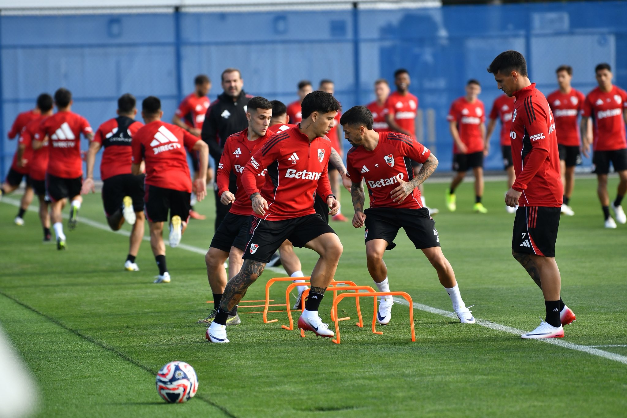 Entrenamiento de River en Seattle